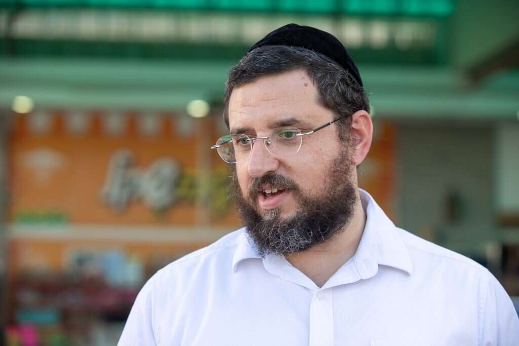 ניר. | יוסי אלוני