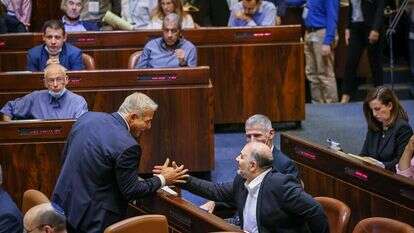 מי הבוס. לפיד ועבאס במליאת הכנסת. | נועם מושקוביץ - דוברות הכנסת מי הבוס. לפיד ועבאס במליאת הכנסת. | נועם מושקוביץ - דוברות הכנסת