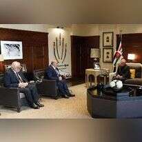 מנסור עבאס בביקור אצל עבדאללה מלך ירדן. | סוכנות הידיעות הירדנית הרשמית