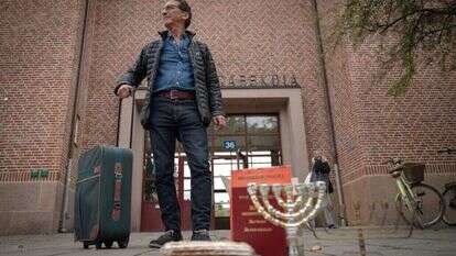 פיטר ויג. | שחר עזרן