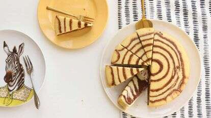 עוגת זברה שוקו וניל. | אפרת ליכטנשטט עוגת זברה שוקו וניל. | אפרת ליכטנשטט