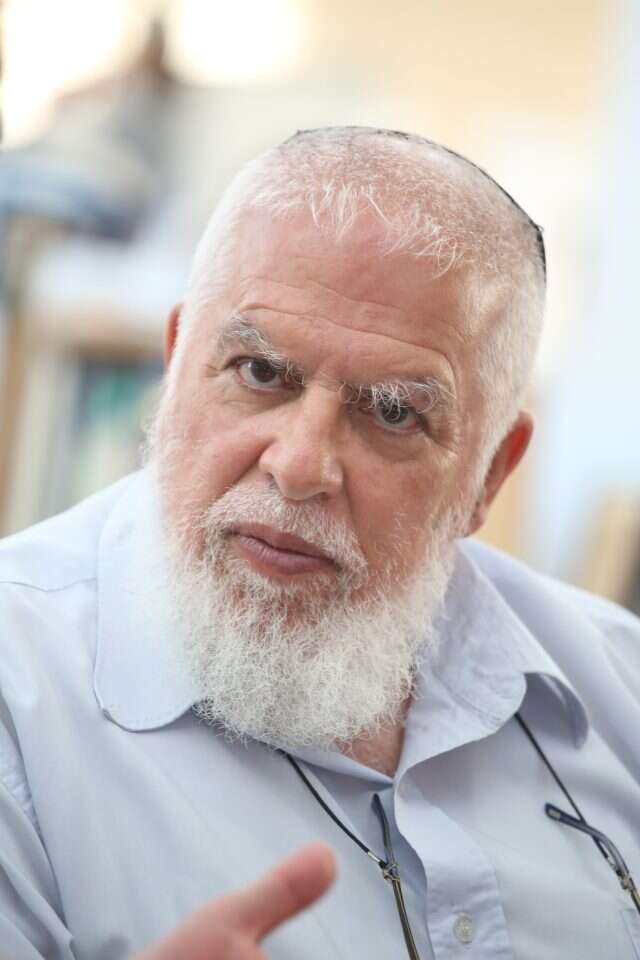 הרב בני קלמנזון, ישיבת עתניאל. | מרים צחי הרב בני קלמנזון, ישיבת עתניאל. | מרים צחי