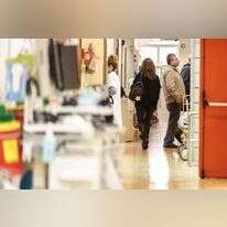 מערכת הבריאות נמתחת עד קצה גבול היכולת ומתקשה להעניק רפואה שוויונית. | גיל אליהו, גי'ני