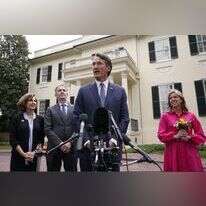 מושל וירג'יניה הנבחר יאנגקין בטקס חילופי ממשל בוושיגנטון. | AP