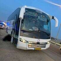 האוטובוס שנעצר במעבר מיתר. | דוברות המשטרה