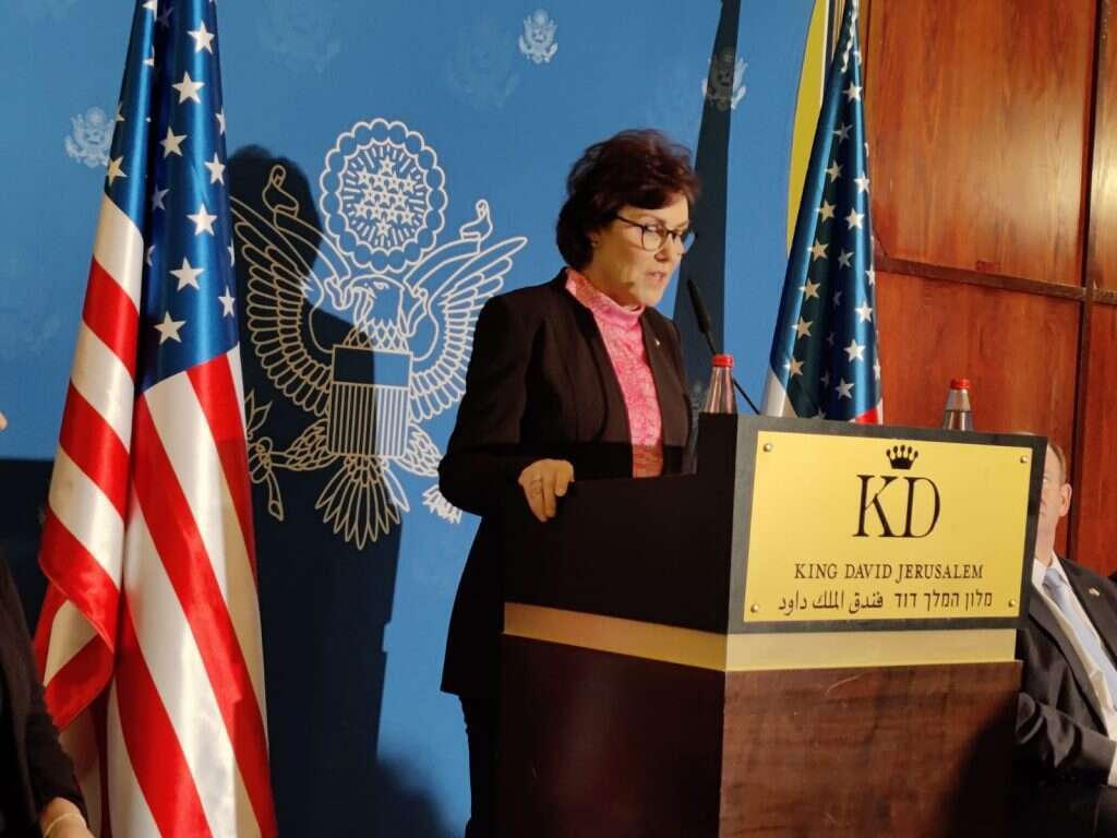 הסנאטורית היהודייה ג'קי רוזן