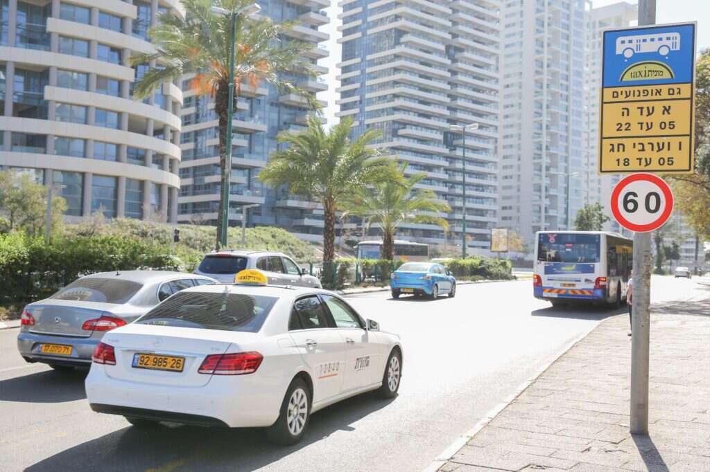 מוניות בתל אביב. אילוסטרציה. | יהושע יוסף