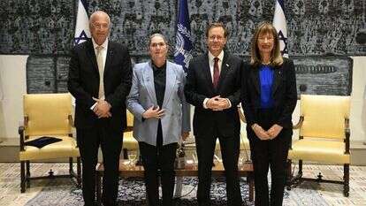 נשיא המדינה ורעייתו עם פרופ' דוד הראל ופרופ' מרגלית פינקלברג. | עמוס בן גרשום/ לע"מ