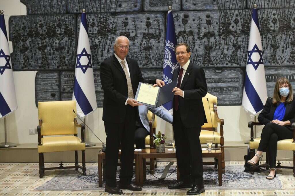 יצחק הרצוג ונשיא האקדמיה הנכנס פרופ' דוד הראל קרדיט | עמוס בן גרשום/ לע"מ