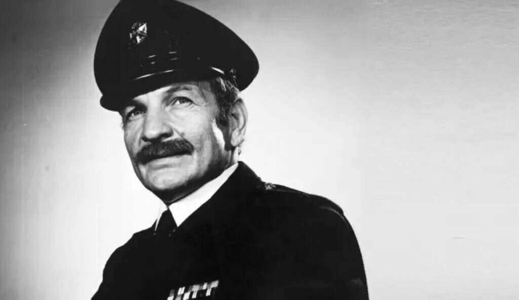 שייקה אופיר. | אשר מולט