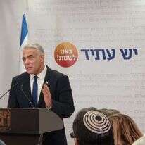 שר החוץ לפיד בישיבת סיעת יש עתיד. | עטרה גרמן