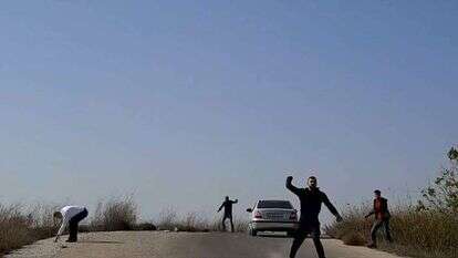 ערבים מיידים אבנים על תלמידי ישיבת חומש. | ישיבת חומש ערבים מיידים אבנים על תלמידי ישיבת חומש. | ישיבת חומש