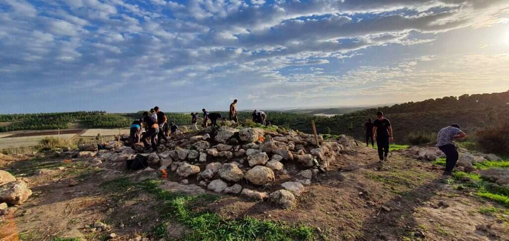העבודות במצודה בתחילת חשיפת המבנה. | סער גנור רשות העתיקות