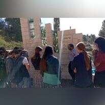 מנציחים את נופלי ונפטרי גוש עציון. | חדוה ברס