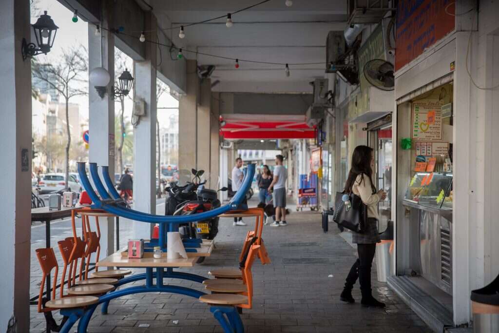 מבול כניסות לבלוג. מסעדה סגורה בקורונה. | מרים אלסטר, פלאש 90