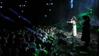 מופע לנשים של יובל דיין בהיכל הספורט בארנה, 2016. | מנדי הכטמן, פלאש 90