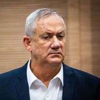 הוביל את הקוקפיט, התרסק, ועכשיו מאיים על שותפו לשעבר. | יונתן זינדל, פלאש 90