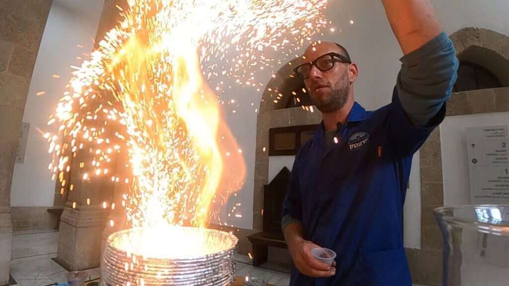 הדגמות אש במדעטק חיפה. | מושון תמיר