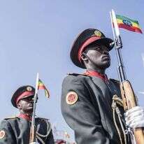 חיילים של צבא אתיופיה צועדים לחזית. | EPA חיילים של צבא אתיופיה צועדים לחזית. | EPA