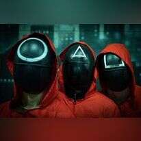 אוהדים מחופשים לדמויות ממשחק הדיונון. | AFP