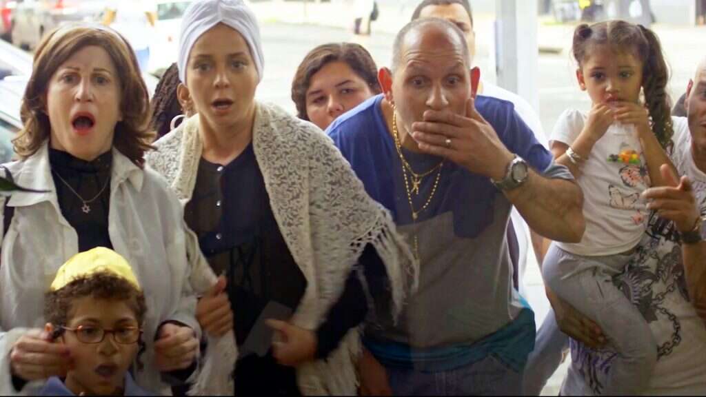 עזרה עם היידיש. מתוך הסרט