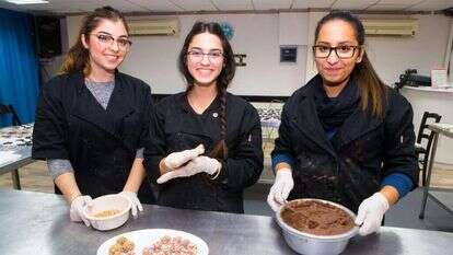 בנות שירות בזמן ההתנדבות