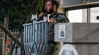 לוחמי מג"ב בדלקת נרות עם מכינת מעוז בלוד