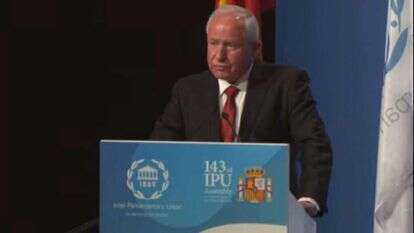 ח"כ אבי דיכטר במדריד. | מסך מתוך דף הפייסבוק של אבי דיכטר