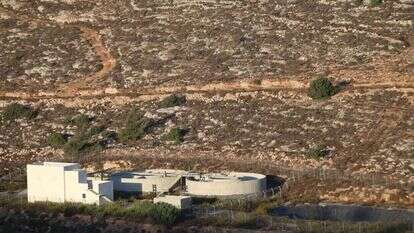 המתקן לטיהור שפכים ליד עפרה. | מרים צחי