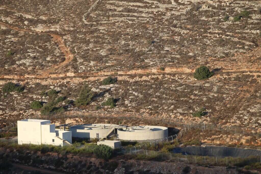 המתקן לטיהור שפכים ליד עפרה. | מרים צחי