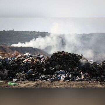 שריפת פסולת בסמיכות לכפר רמון. | הדס פרוש, פלאש 90 שריפת פסולת בסמיכות לכפר רמון. | הדס פרוש, פלאש 90