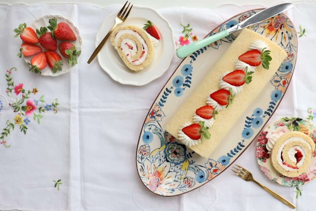 רולדת תותים. | אפרת ליכטנשטט רולדת תותים. | אפרת ליכטנשטט