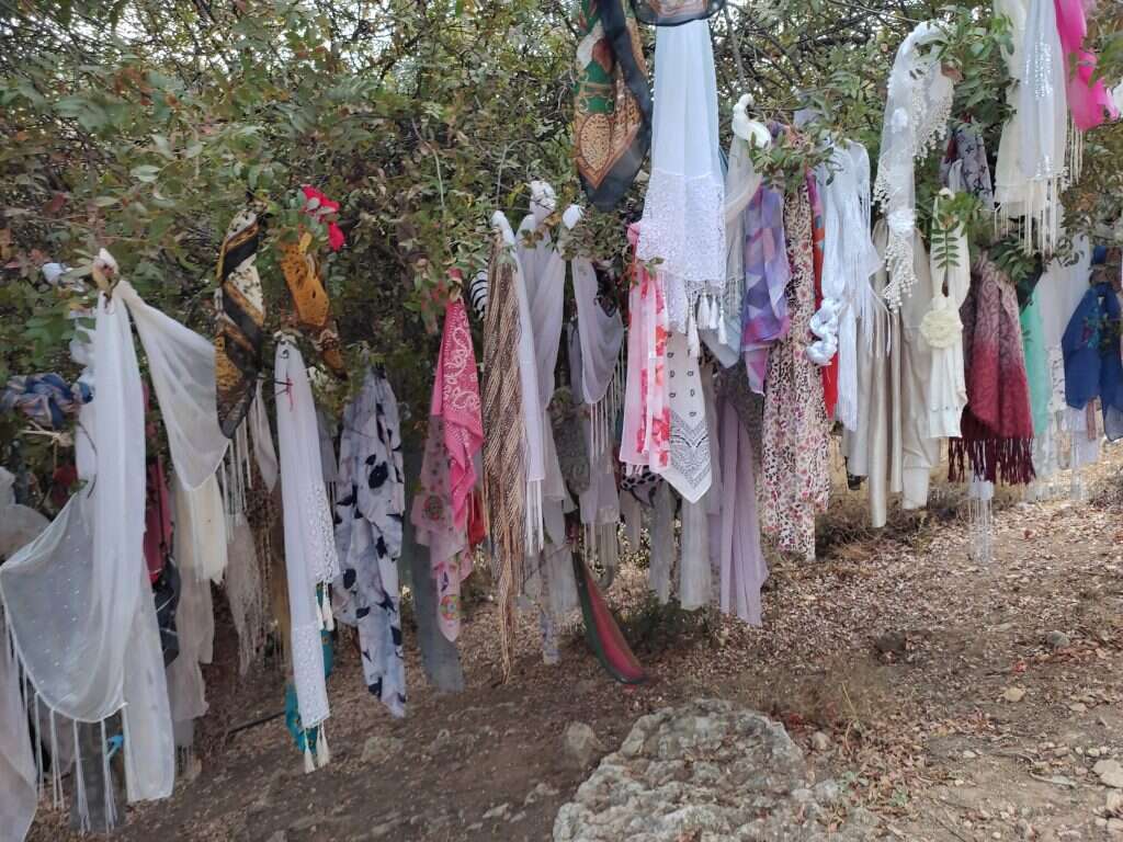 להזכיר שהיית פה. הצעיפים בעמוקה