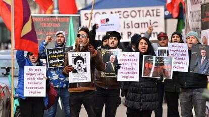 מפגינים נגד איראן מחוץ לפגישת המשא ומתן הגרעיני בווינה. | AFP