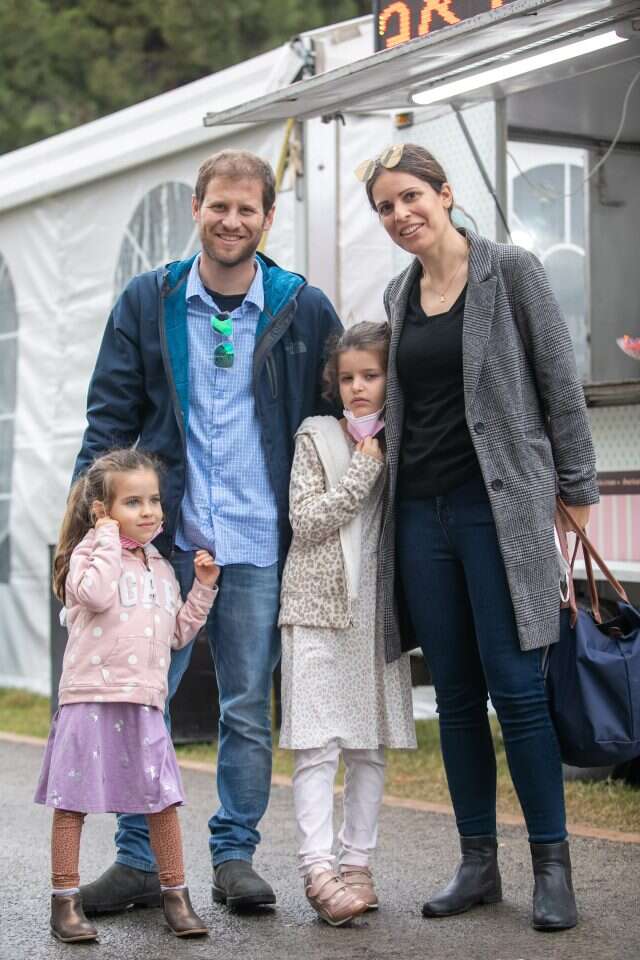 עדי וצחי. | יוסי אלוני