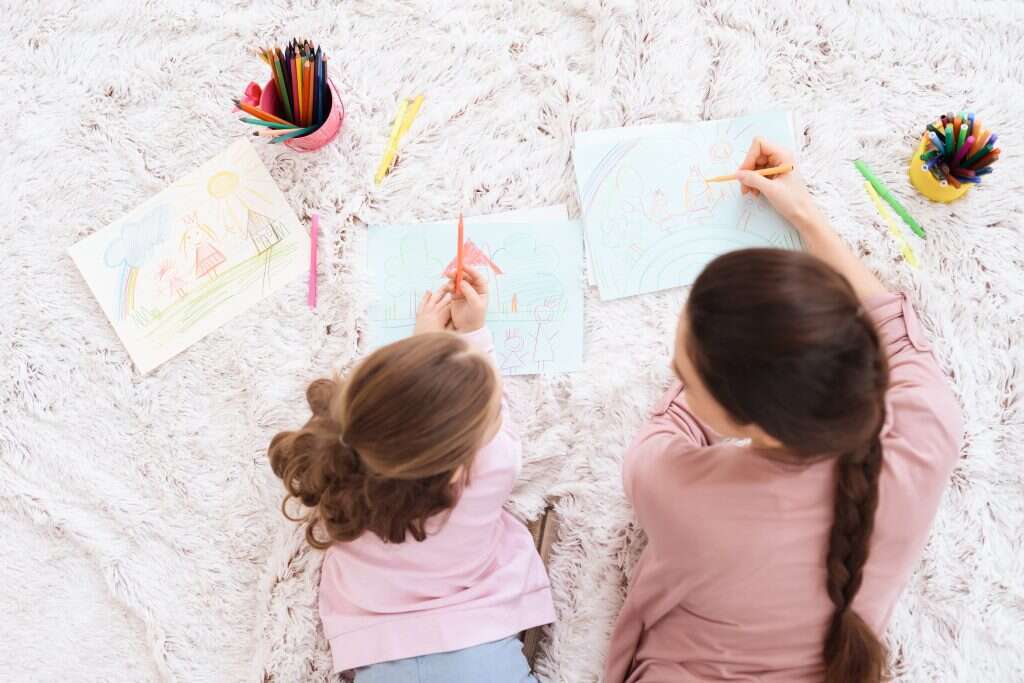 אמא ובת. | שאטרסטוק