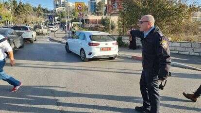 כוחות משטרה באזור זירת הפיגוע בשמעון הצדיק. תמונת ארכיון. | דוברות המשטרה