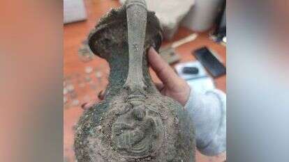 פריט עתיק שנתפס. קרדיט פריט עתיק שנתפס. קרדיט