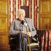 כאילו פתחנו בטעות דלת בזמן ונחתנו במאה ה־ 19 . הסופר גרגור פון רצורי, 1996. | גטי אימג'ס