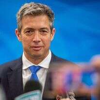 יועז הנדל. | אמיל סלמן יועז הנדל. | אמיל סלמן