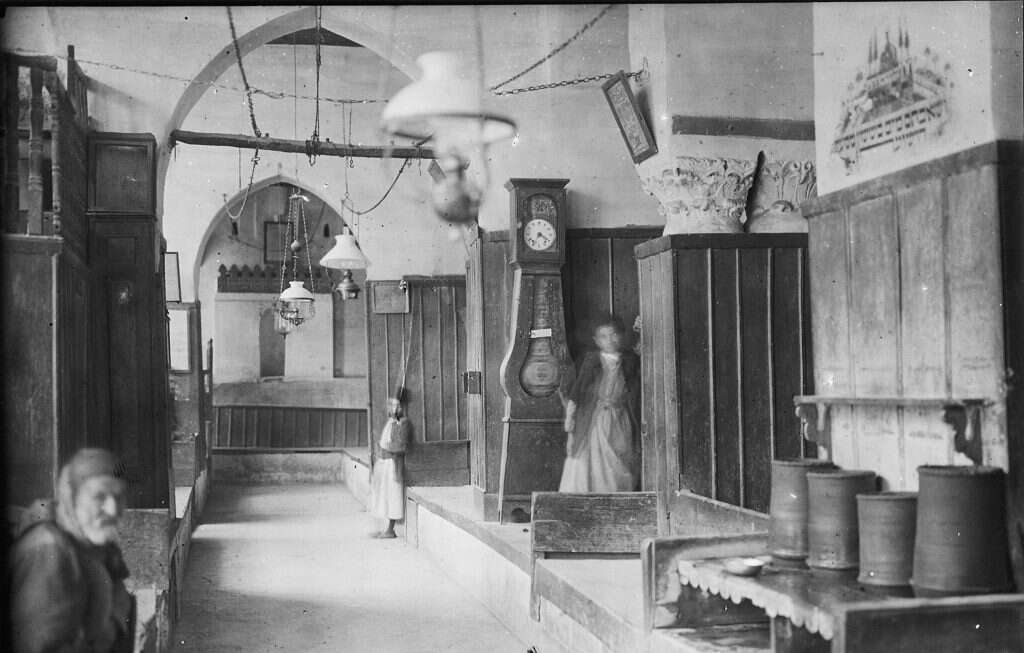 נחרב בהפגזות מלחמת האזרחים. בית הכנסת הגדול בחלב. | באדיבות ארנסט הרצפלד