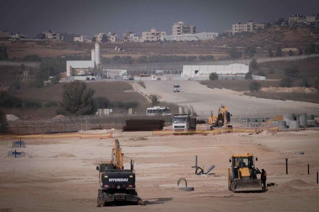 עבודות תשתית סמוך לעטרות, בחודש שעבר. | יונתן זינדל, פלאש 90