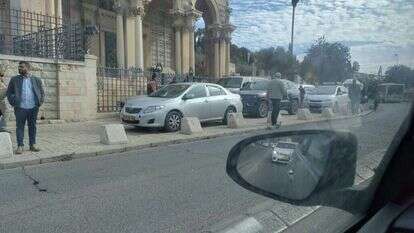 חניה לא חוקית במזרח ירושלים. לרכבים המצולמים אין קשר לכתבה. | נריה יגל