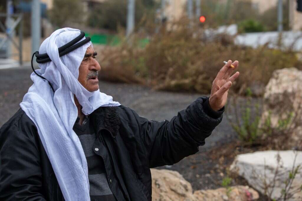 חרי. | יוסי אלוני