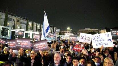 הפגנת הימין בכיכר הבימה בתל־אביב. | יוסי זליגר