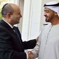 נפתלי בנט עם יורש העצר שייח׳ מוחמד בן זאיד. | חיים צח, לע"מ