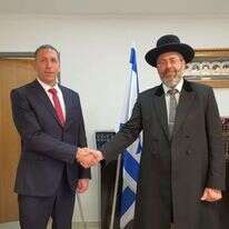 השר מתן כהנא עם הרב הראשי דוד לאו