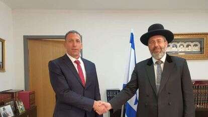 השר מתן כהנא עם הרב הראשי דוד לאו השר מתן כהנא עם הרב הראשי דוד לאו