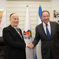 תומאס ריצ'רד ניידס ואברהם רובינשטיין. | שוקי לרר