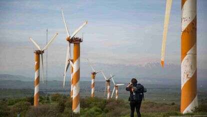 הפתרון הנכון הוא אנרגיה אטומית. חוות הטורבינות בהר בני רסן. | הדס פרוש - פלאש 90